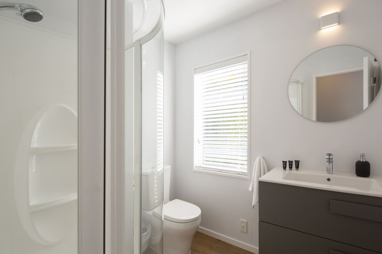 Bathroom, 6b Edinburgh, Queenstown-Lakes