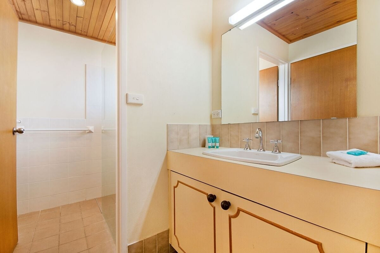 Bathroom, Elsewhere 3, Clarence Valley- Coast