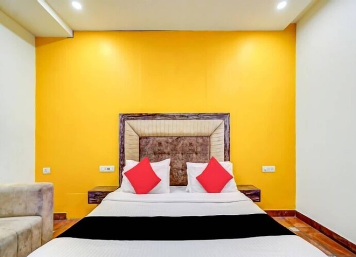 Bedroom 4, Hotel Mannat, Delhi