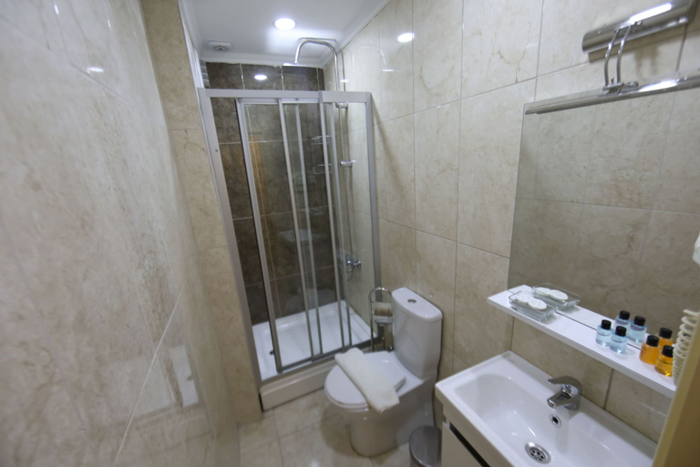 Bathroom 5, Sultans Royal Hotel, Fatih
