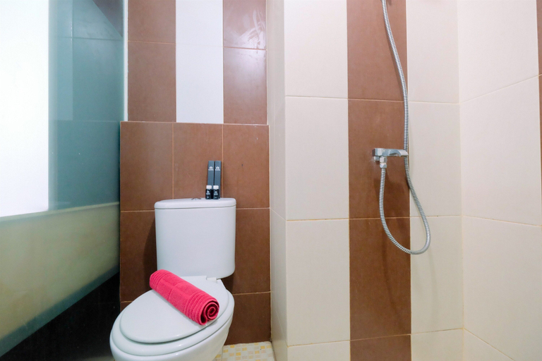 Bathroom 2, Compact Studio Saladin Mansion Apartment, Depok