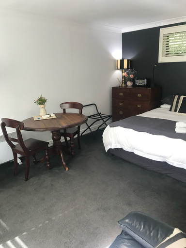 Bedroom 2, Apartments On The Park, Orange