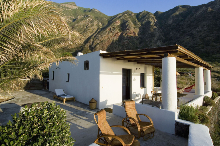 Exterior 2, L'ulivo di Pollara, Messina