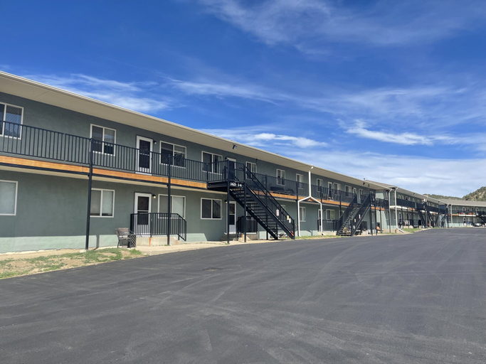Exterior & Views, Evergreen Apartments, Las Animas