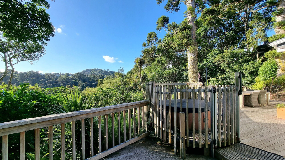 Others 5, The Kauri Retreat - Sea Views & Spa Pool, Waitakere