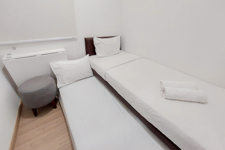 Bedroom 2, Nice and Elegant 2BR at Sky House BSD Apartment, South Tangerang