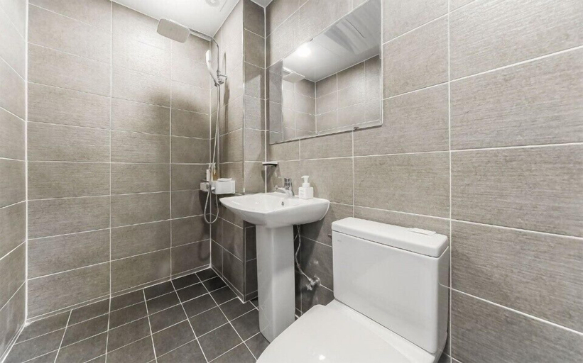 Bathroom 3, Vallas Hotel & Guest house, Pohang