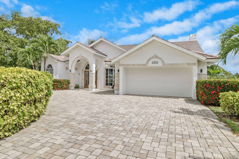 Exterior & Views 2, 2203 Cape Coral Pkwy W, Lee