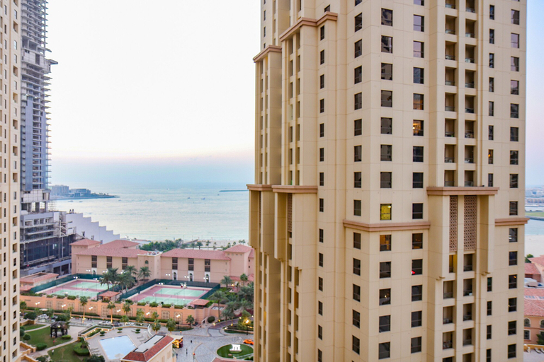 Terrace/patio 4, Spacious 1 Bedroom Apartment in Murjan 1, Dubai