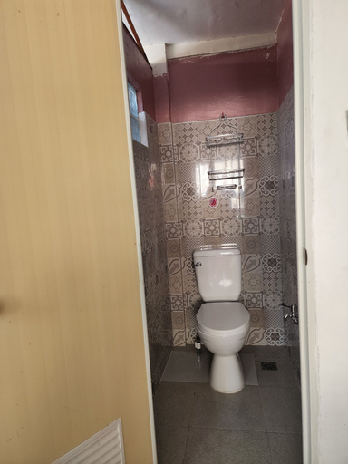 Bathroom 4, La Aldea, Lapu-Lapu City