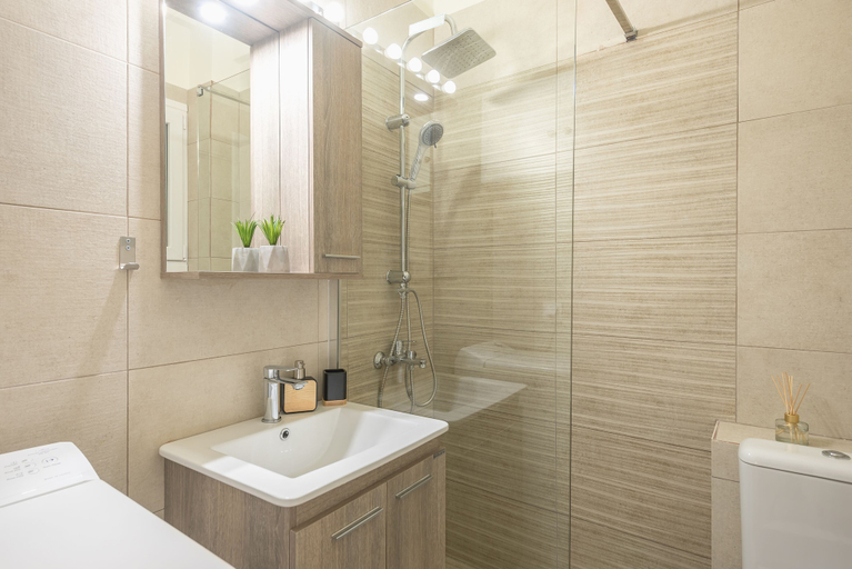 Bathroom 3, City Suite by Cloudkeys, Attica