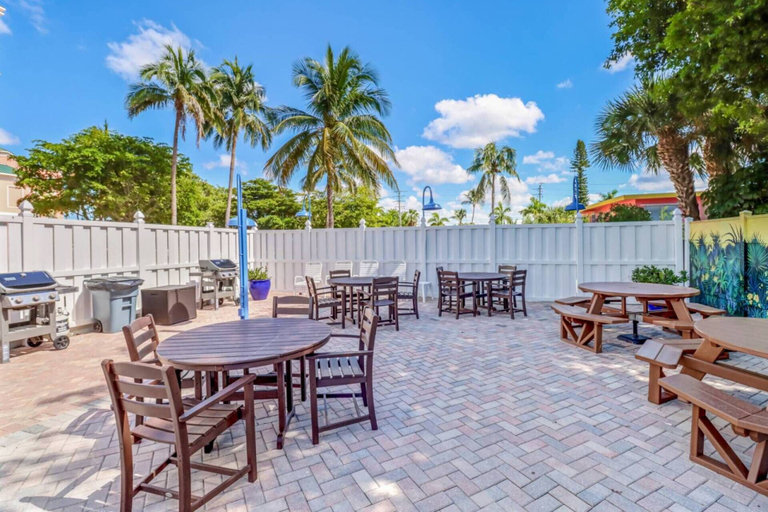 Food & Drinks 4, Estero Island Beach Villas 105, Lee