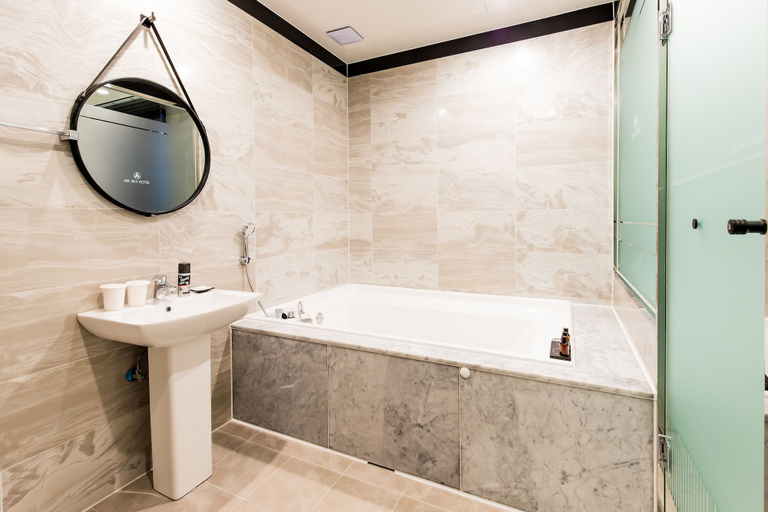 Bathroom 4, Air Sky Hotel, Gangseo