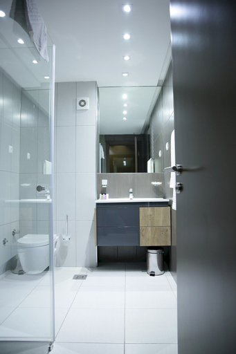 Spacious Serviced Apartment - Free Parking - Breakfast, Sarajevo