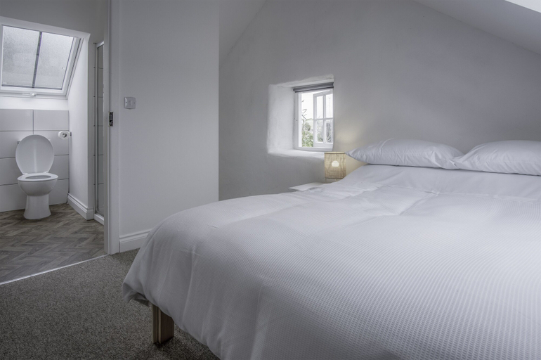 Bedroom 3, Brook Cottage - 1 Bedroom Cottage - Dale, Pembrokeshire