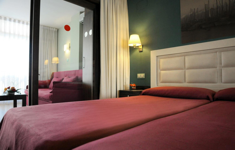 Bedroom 3, Evenia Olympic Palace, Girona