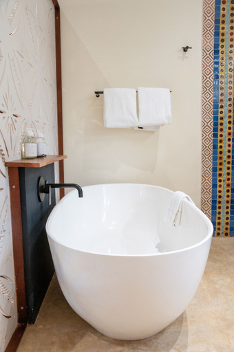 Bathroom 3, Shongwe Oasis, Hwange