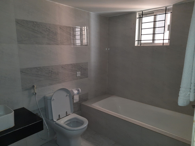 Bathroom 4, Garden Residents Uttara - Lake View, Dhaka