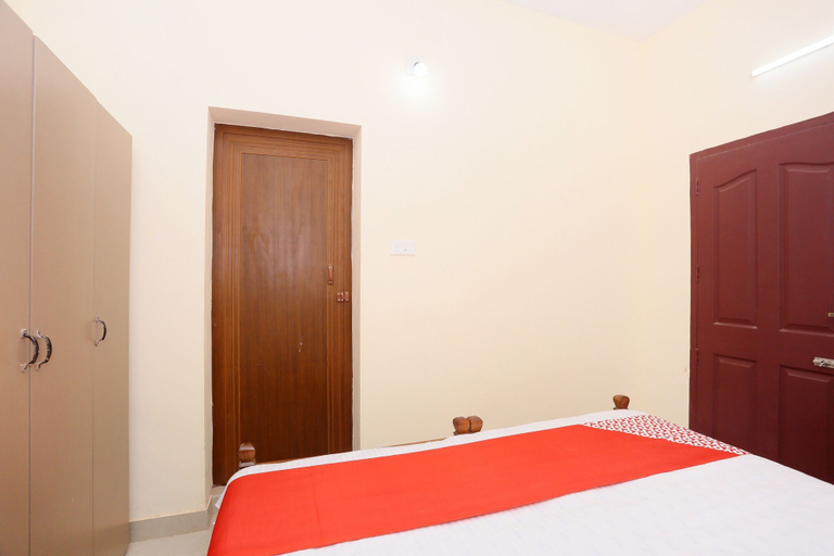 Bedroom 3, Peace Rooms Trivandrum, Thiruvananthapuram