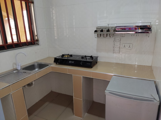 Others 5, Tropical Nectar Apartment. Plus, Tema