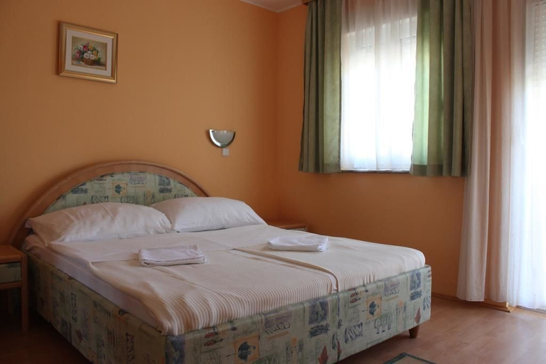 Bedroom 3, Apartments Dernaj, Vir
