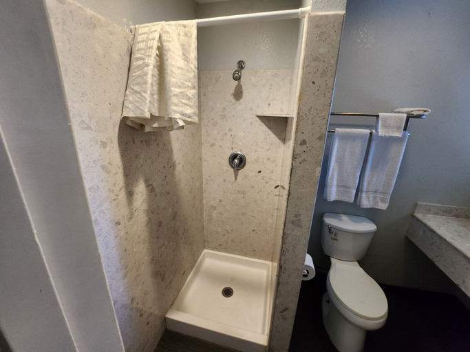 Bathroom 5, Vince's Motel Inc., Sacramento