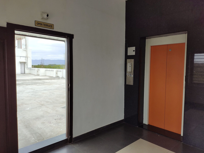 Others 5, John Towers, Surat