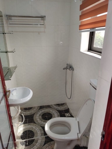 Bathroom, Tropical Nectar Apartment. Plus, Tema