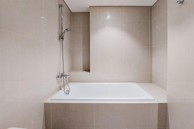 Bathroom 2, Nice And Spacious 2Br With Extra Room At Branz Bsd City Apartment, Tangerang Selatan