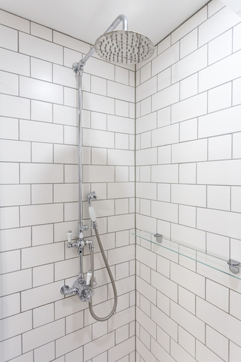 Bathroom 3, The Beetroot, Kent