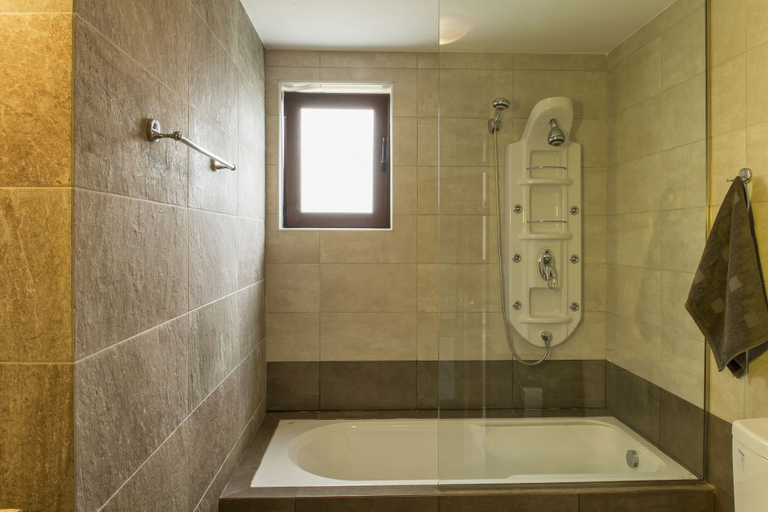 Bathroom 3, Villa Aerino, Crete