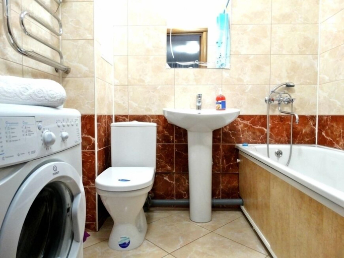 Bathroom, Inndays on Lunacharskogo, Tula