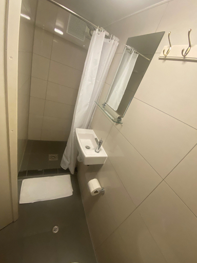 Bathroom 4, St Simeon, London