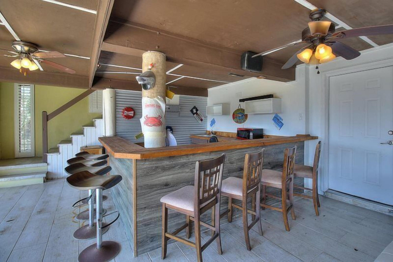 Others 5, Rest by the Bay, Aransas