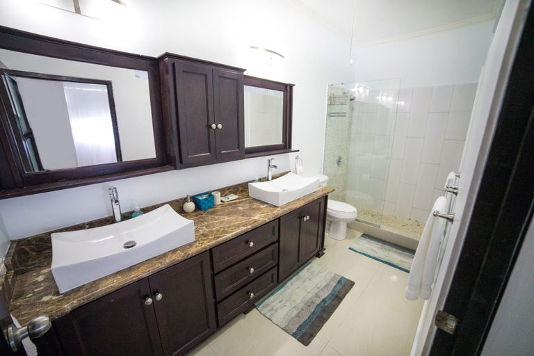 Bathroom 3, Whispering Seas