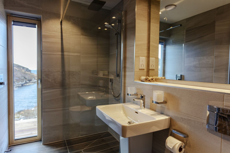 Bathroom 4, Tigh na Mara, Highland