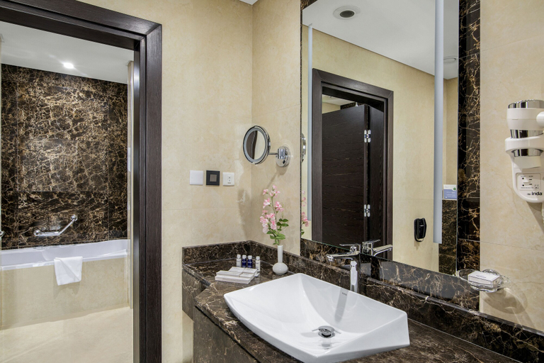 Bathroom 5, Cristal Amaken Hotel, Riyadh
