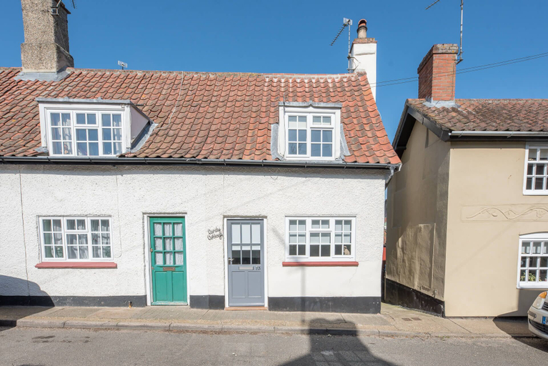 Exterior & Views 2, Candy Cottage, Halesworth, Suffolk