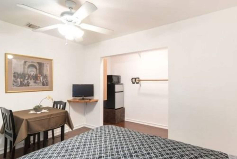 Bedroom 2, Summer Leaf, Los Angeles