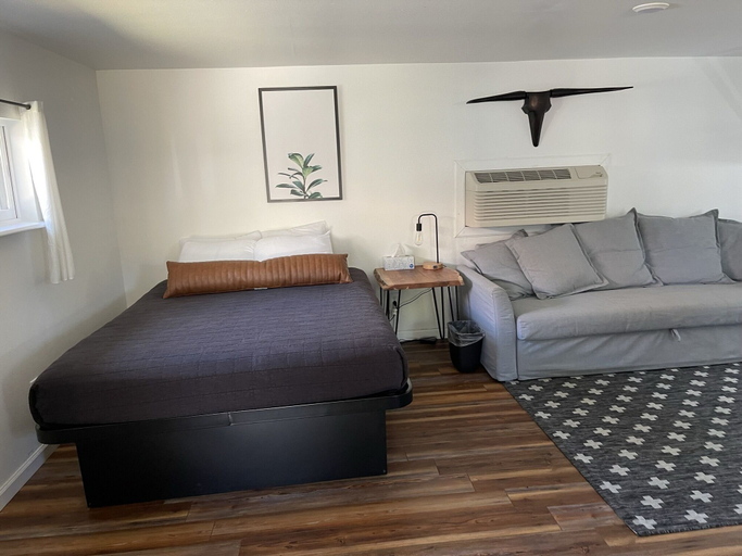 Bedroom 3, Trailhead Cabins & Lodging, Rio Blanco