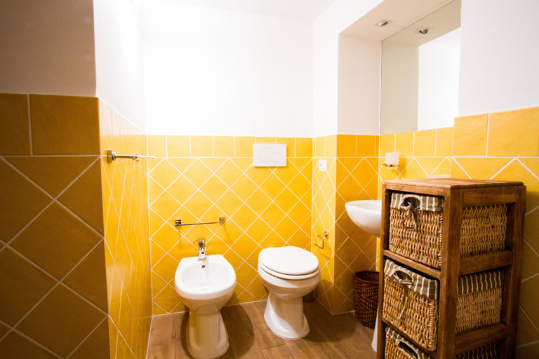 Bathroom 2, Spanish Steps Studio Apartment, Roma