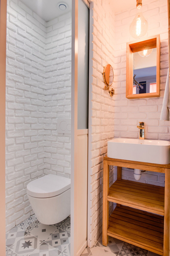 Bathroom 3, The Blue Elysée, Paris
