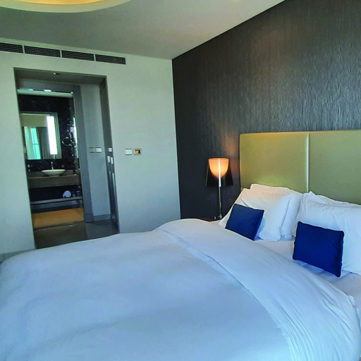 Room 5, Quill Residence Three Bedroom Apartment with 5 Star Amenities, Dubai