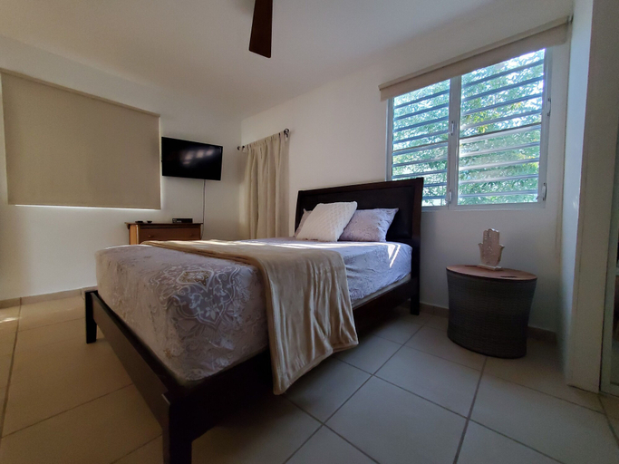 Bedroom 2, Comfy apartment 8 minute walk from beach