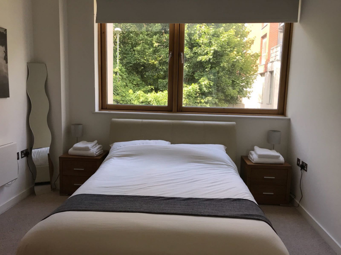 Bedroom 2, Stylish Quayside Apartment, Newcastle upon Tyne
