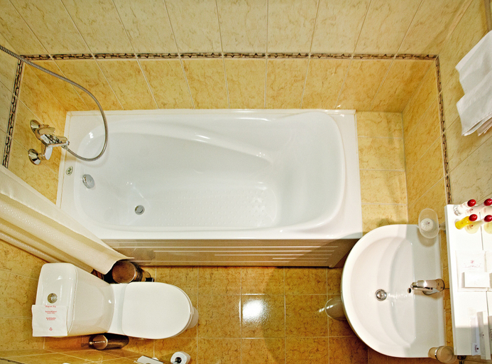Bathroom 4, Hotel Avrora, Magnitogorsk gorsovet