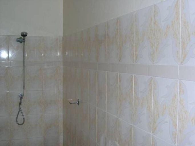 Bathroom 3, Chez Aicha, Fatick
