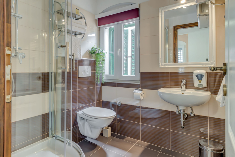 Bathroom 3, Guesthouse Imperator, Split