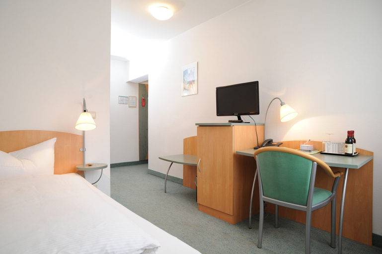 Bedroom 4, Hotel Central Classic, Stuttgart