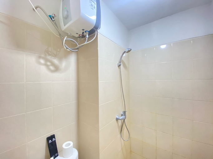 Bathroom 3, Cool Scandinavian 2Br Sudirman Suites Bandung Apartment, Bandung